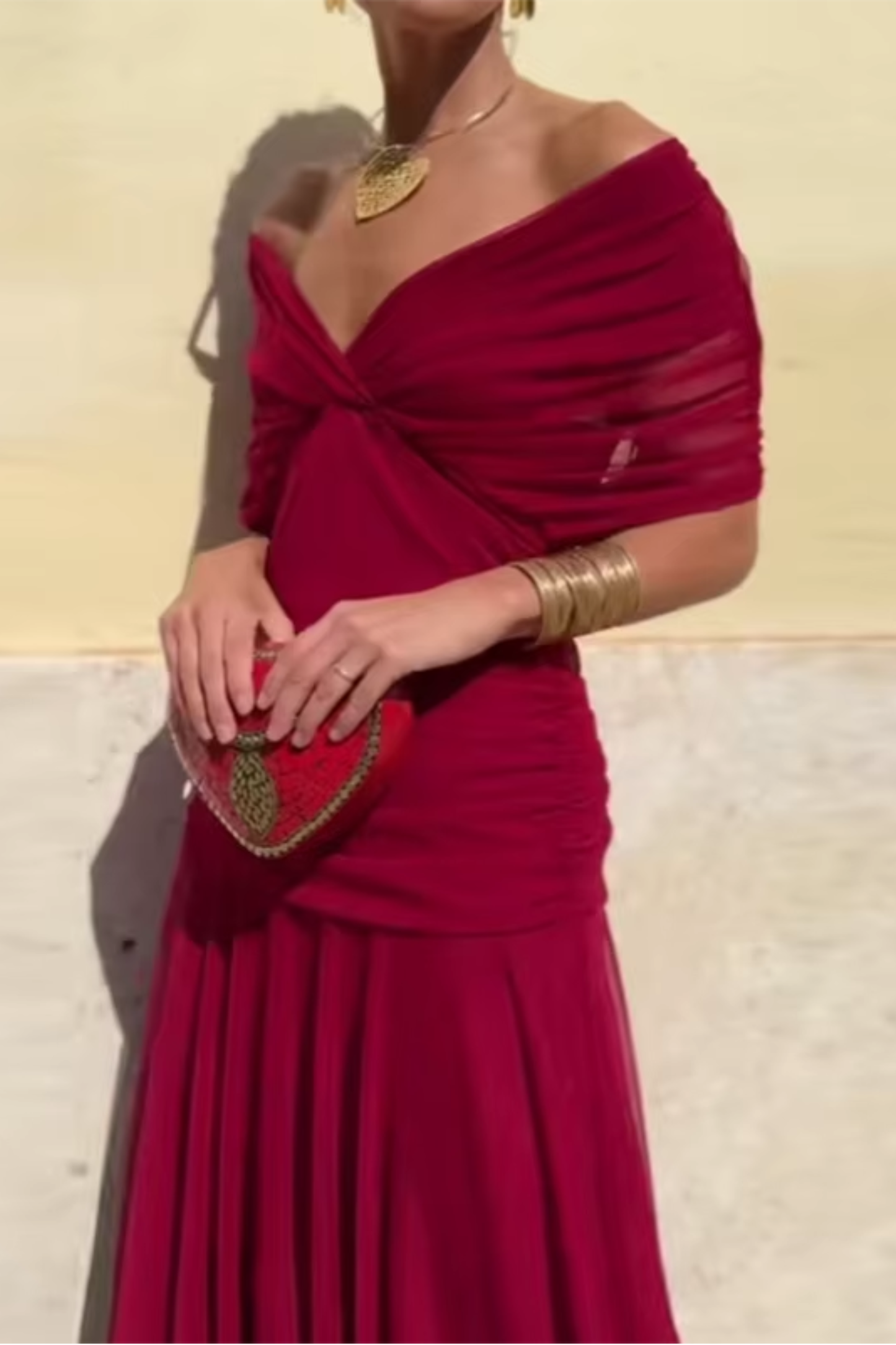 Louise | Elegancka sukienka wieczorowa z dekoltem w serek
