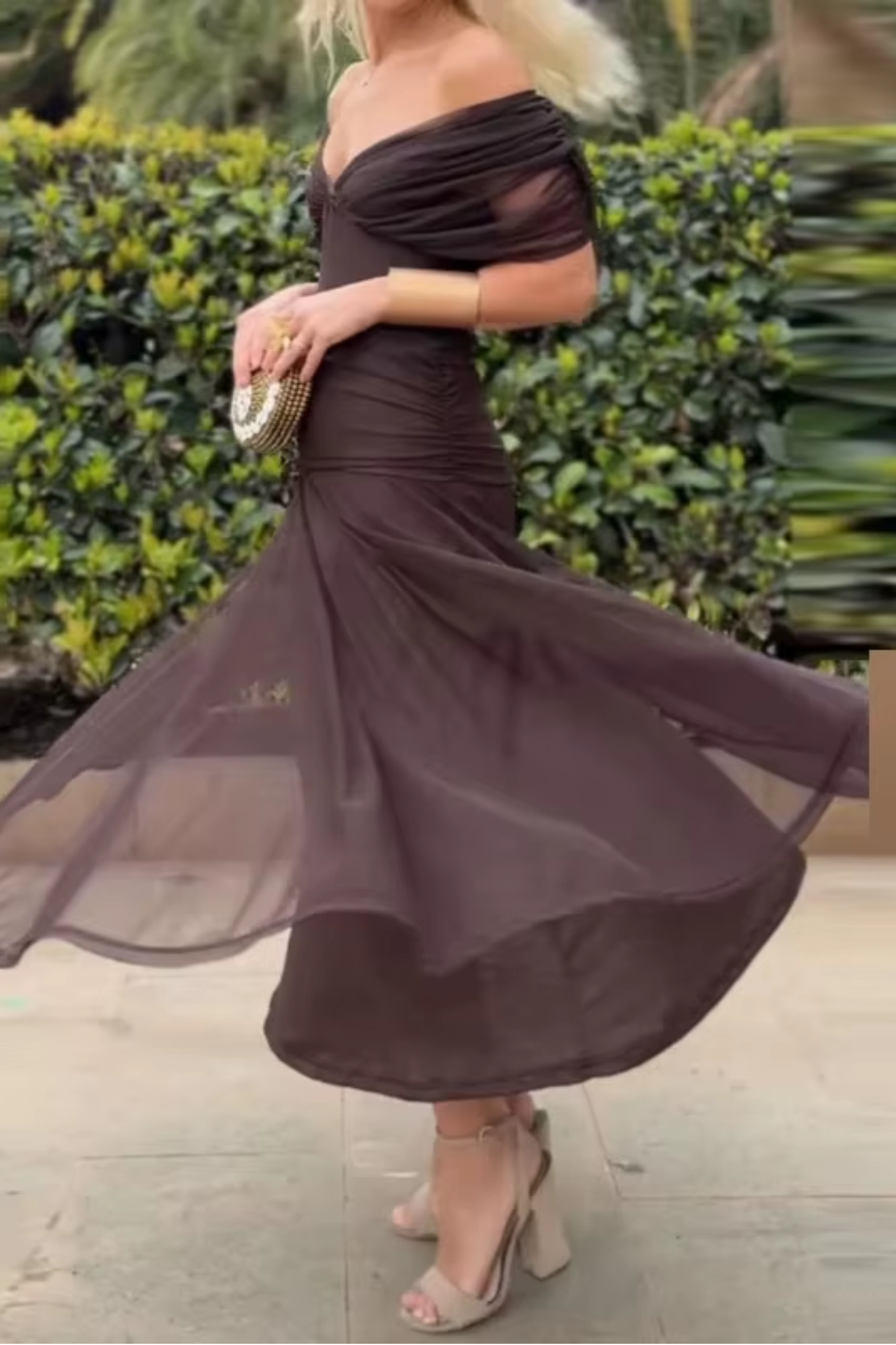 Louise | Elegancka sukienka wieczorowa z dekoltem w serek