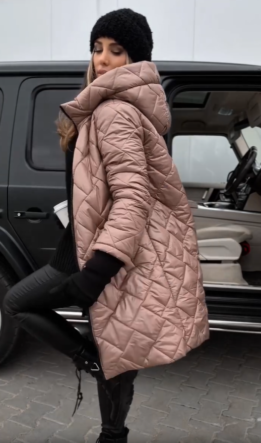 Bogna | Elegancka pikowana kurtka zimowa z kapturem
